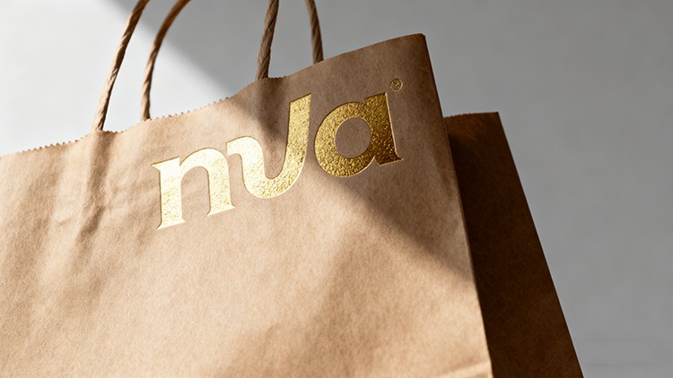 Custom Cosmetic Paper Bags: 3 Special Factors to Consider