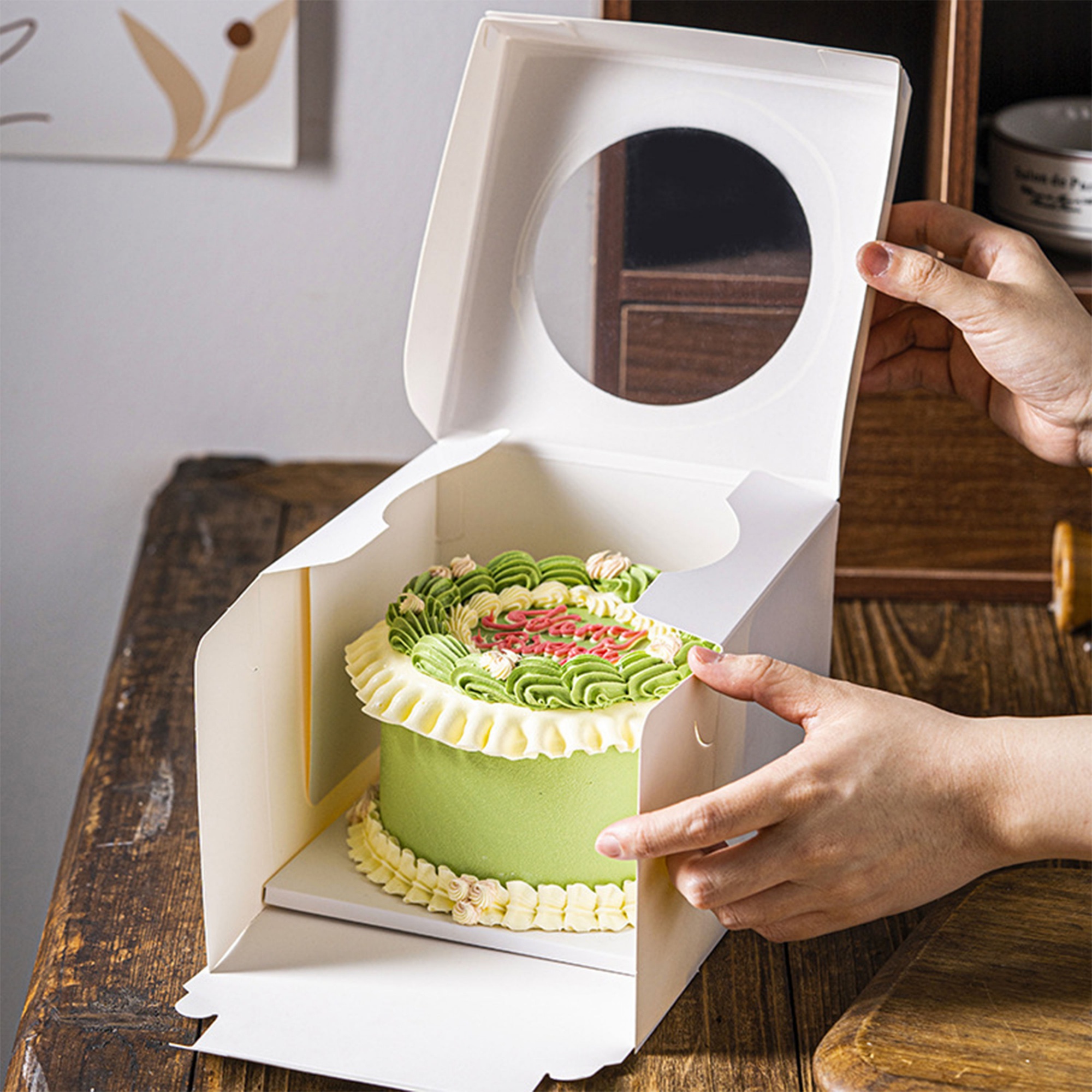 Customisable Kraft Twinkie Boxes Food Safe Bakery Birthday Cake Displays Cupcake Trays Different Laminate with Plastic Windows