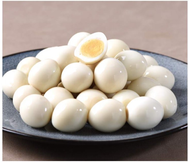 Boiled quail eggs