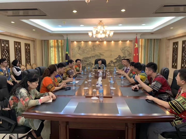 广州科升黄小平董事总经理及代表团拜会中国驻坦桑尼亚大使王克