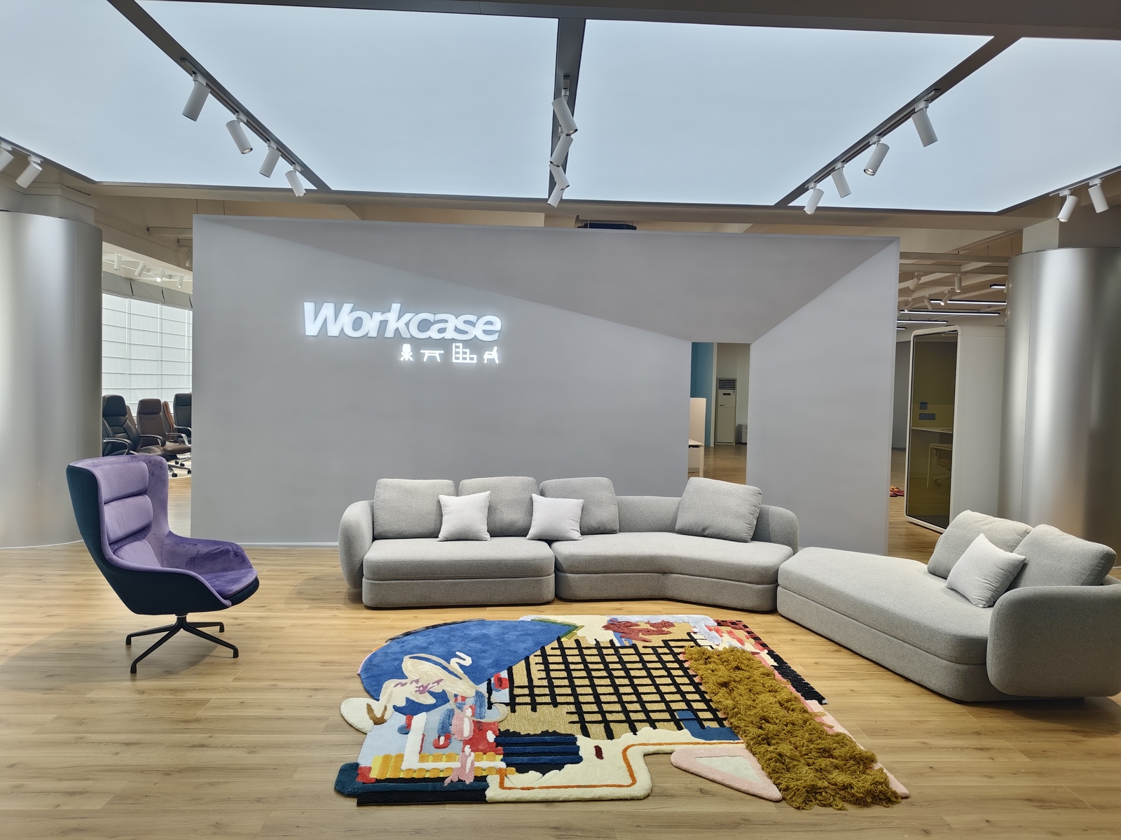 ShowRoom(18)