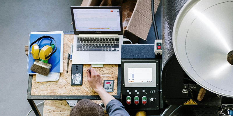 Unveiling the Senses and Brains of 'Super Craftsmen': High Tech in Specialized Systems