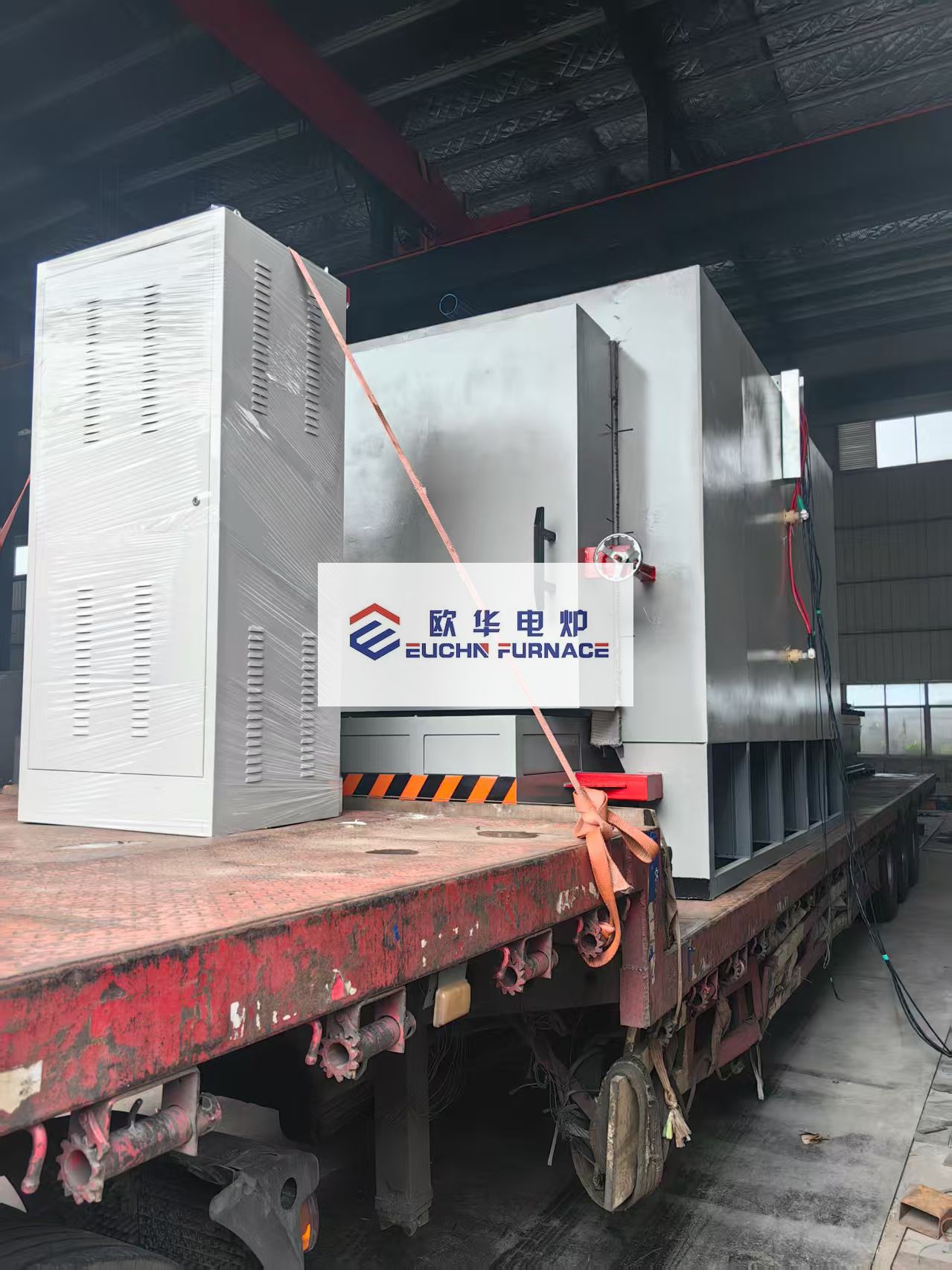Nuestra empresa ha entregado con éxito un horno de resistencia de solera bogie serie RT5