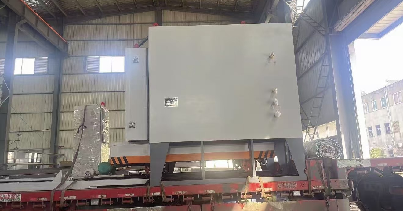 El horno de resistencia de solera móvil RT5 Bogie se envió con éxito, lo que permite a los clientes actualizar sus procesos de tratamiento térmico de forma inteligente.