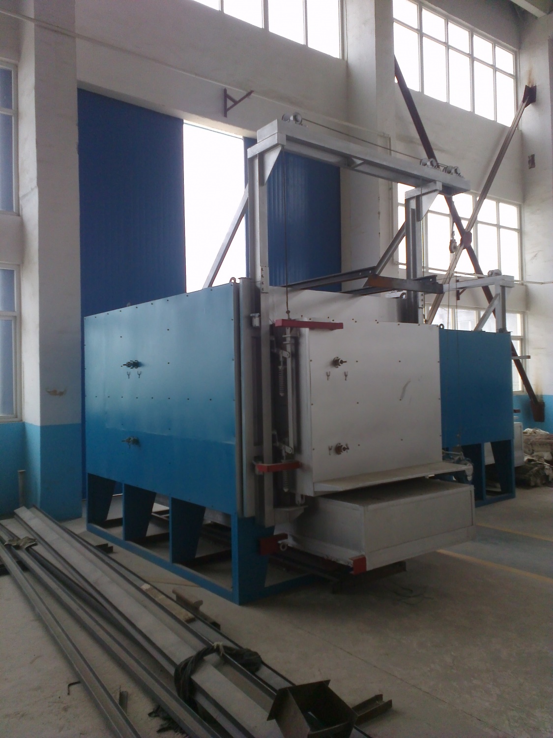 Forno de resistência com lareira móvel