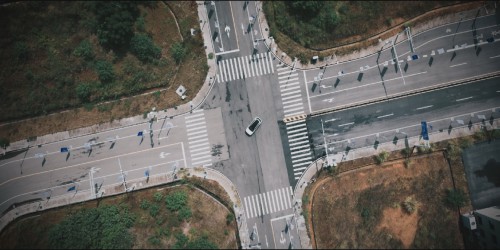 极氪7X魔鬼十字路口极限挑战，用实力证明「公路坦氪」