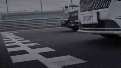 从上海远程遥控一辆在天津的赛车，是否能赢过职业冠军车手