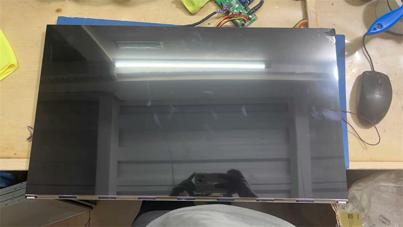 LM270WQ4 SSB3 LCD screen