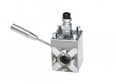 JS-3004 小型手动转向基准夹头