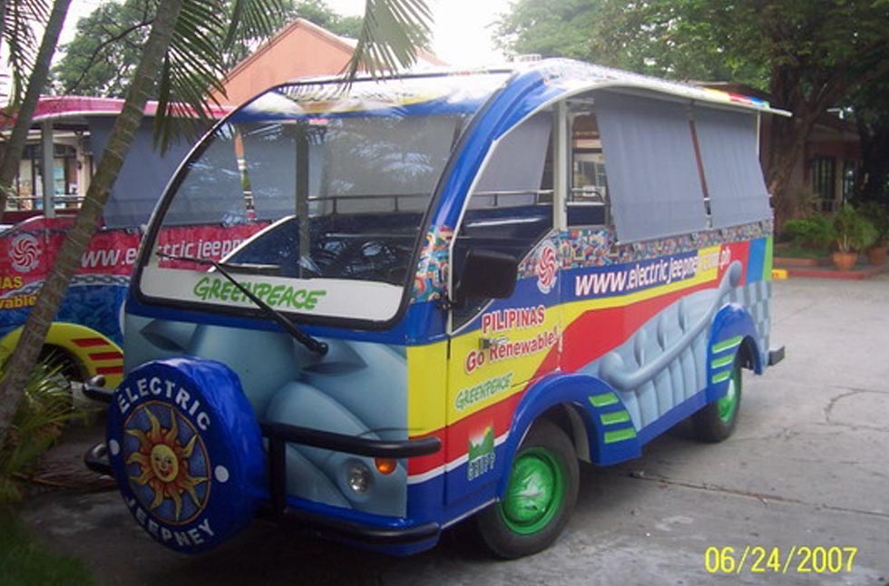 bus used in zoo
