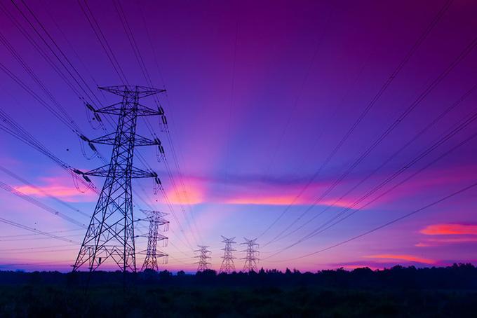 南网建成世界首个±500千伏三端直流工程 关键设备100%国产