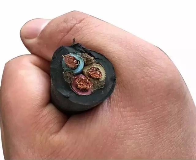 想要电缆检测达标,绝缘防护层...