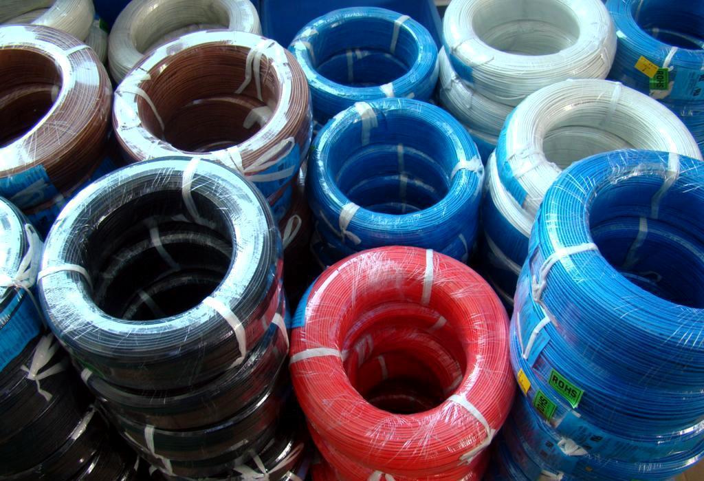 每年用电一连增添,要注重电线...