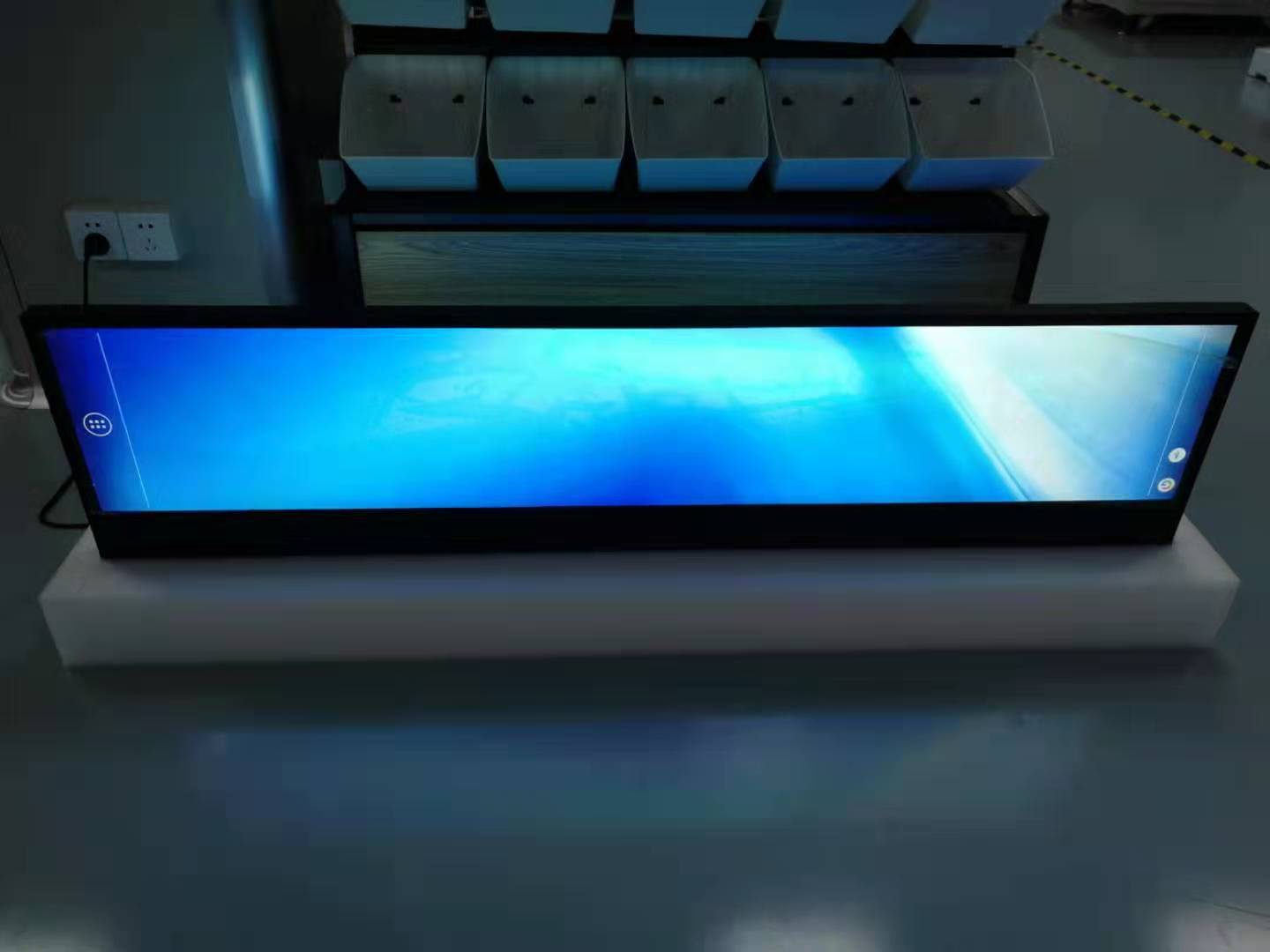 57寸双面屏