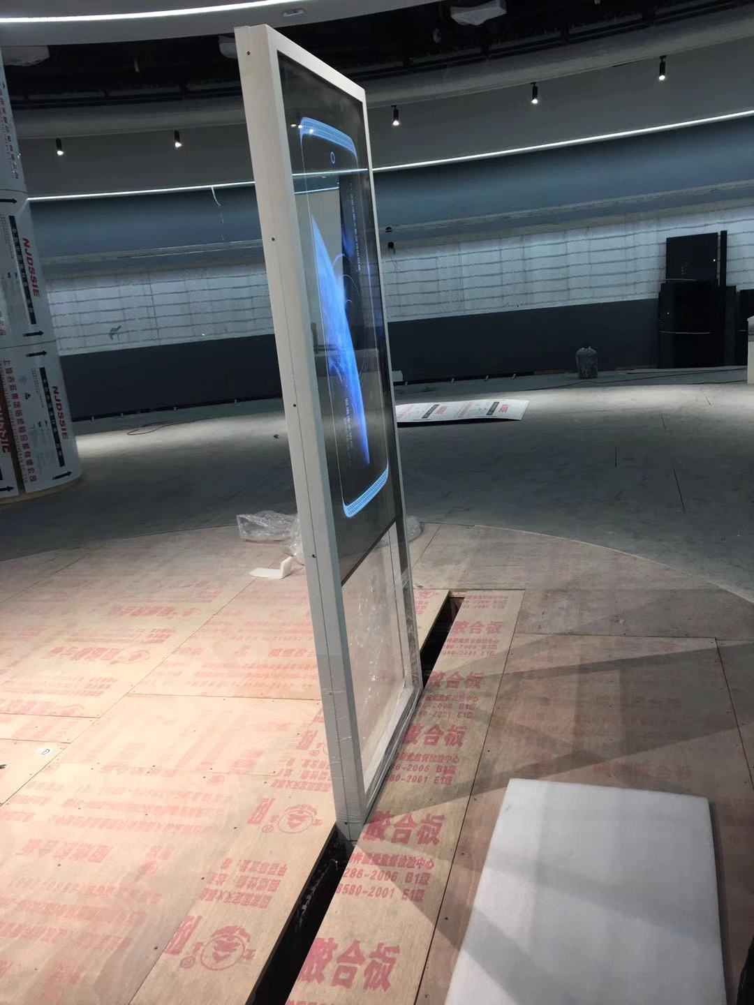 山东某展馆滑轨屏