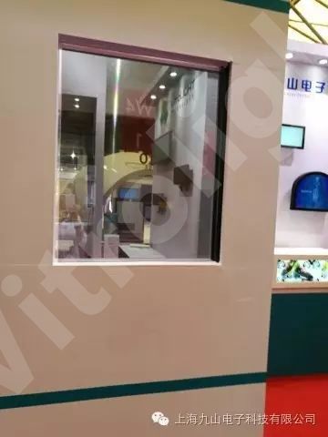 上海某商场橱窗