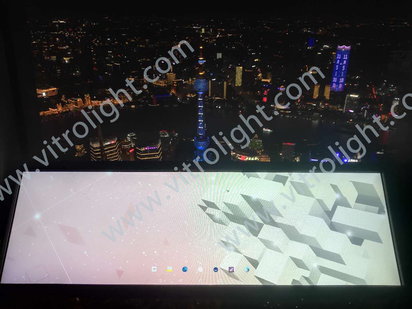 上海环球中心38寸条屏