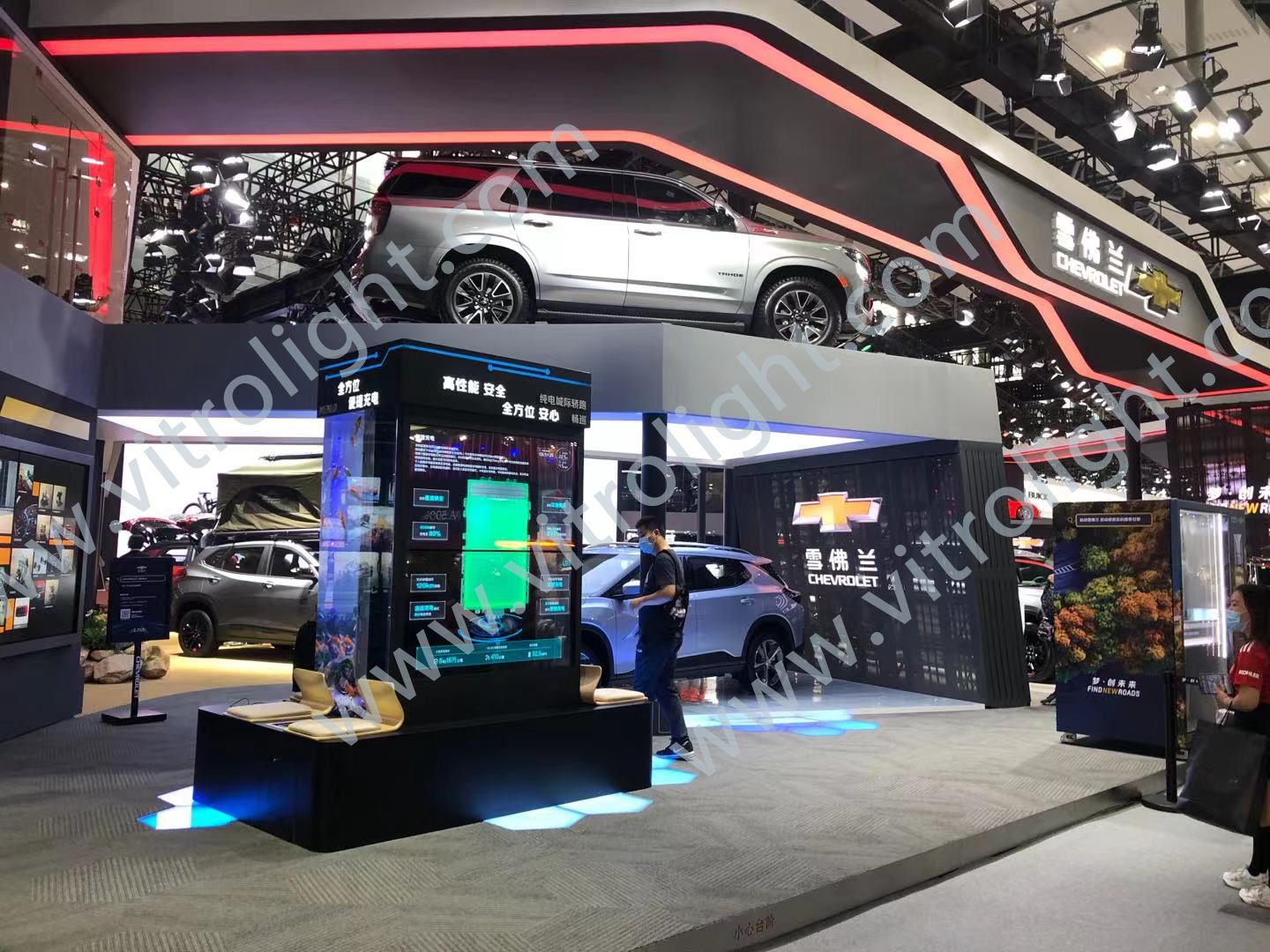 广州车展透明OLED1×2拼接项目