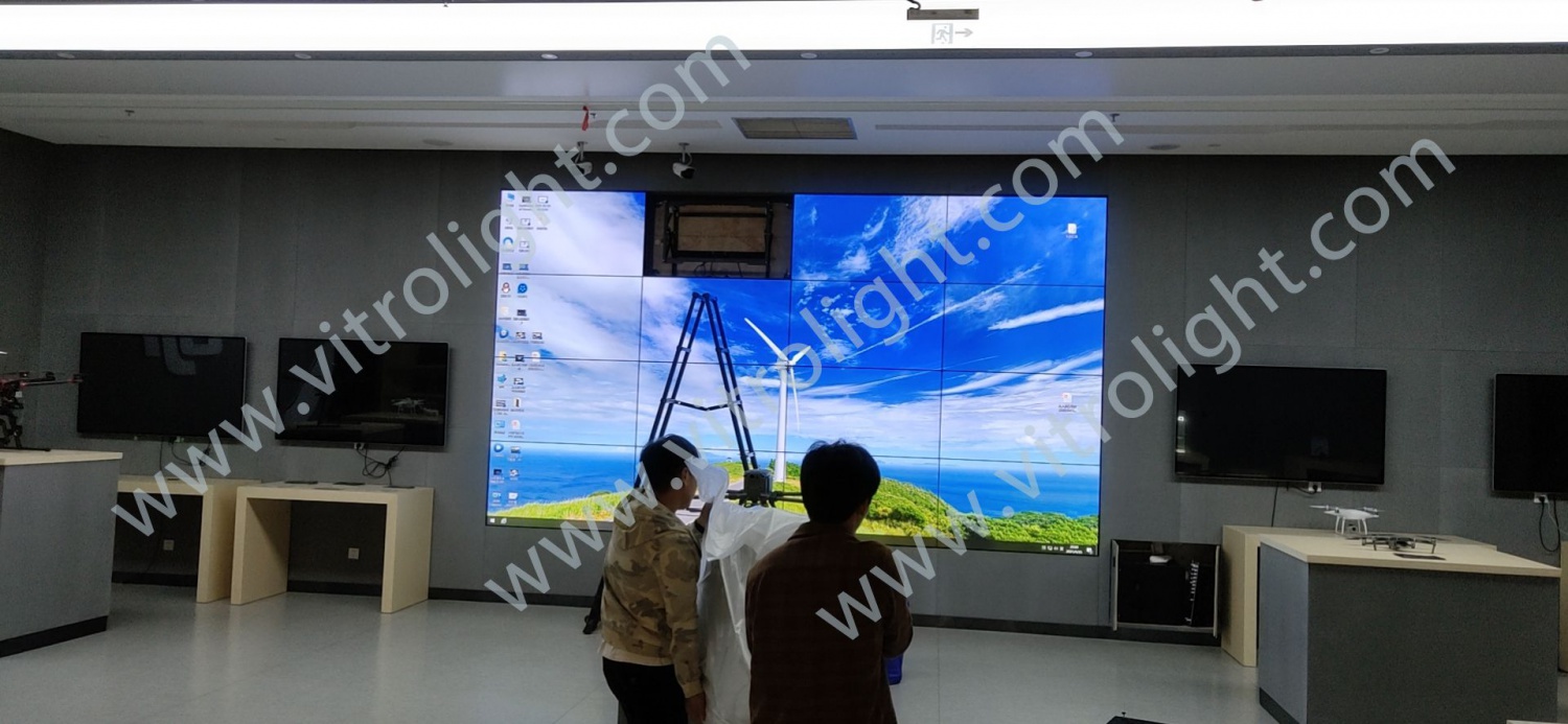 华东无人机基地55寸超窄边拼接