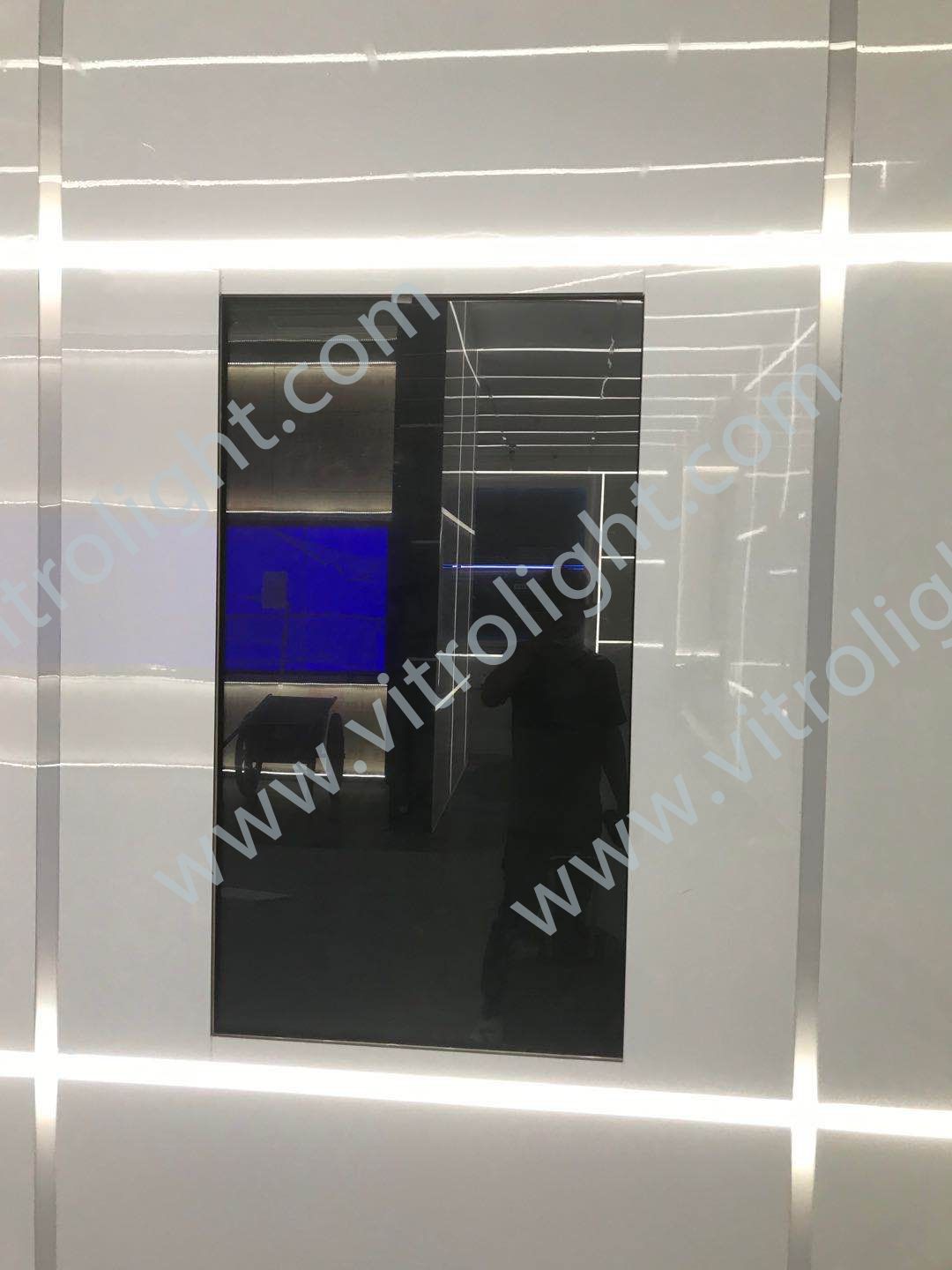温州视达光学展厅项目55寸透明屏