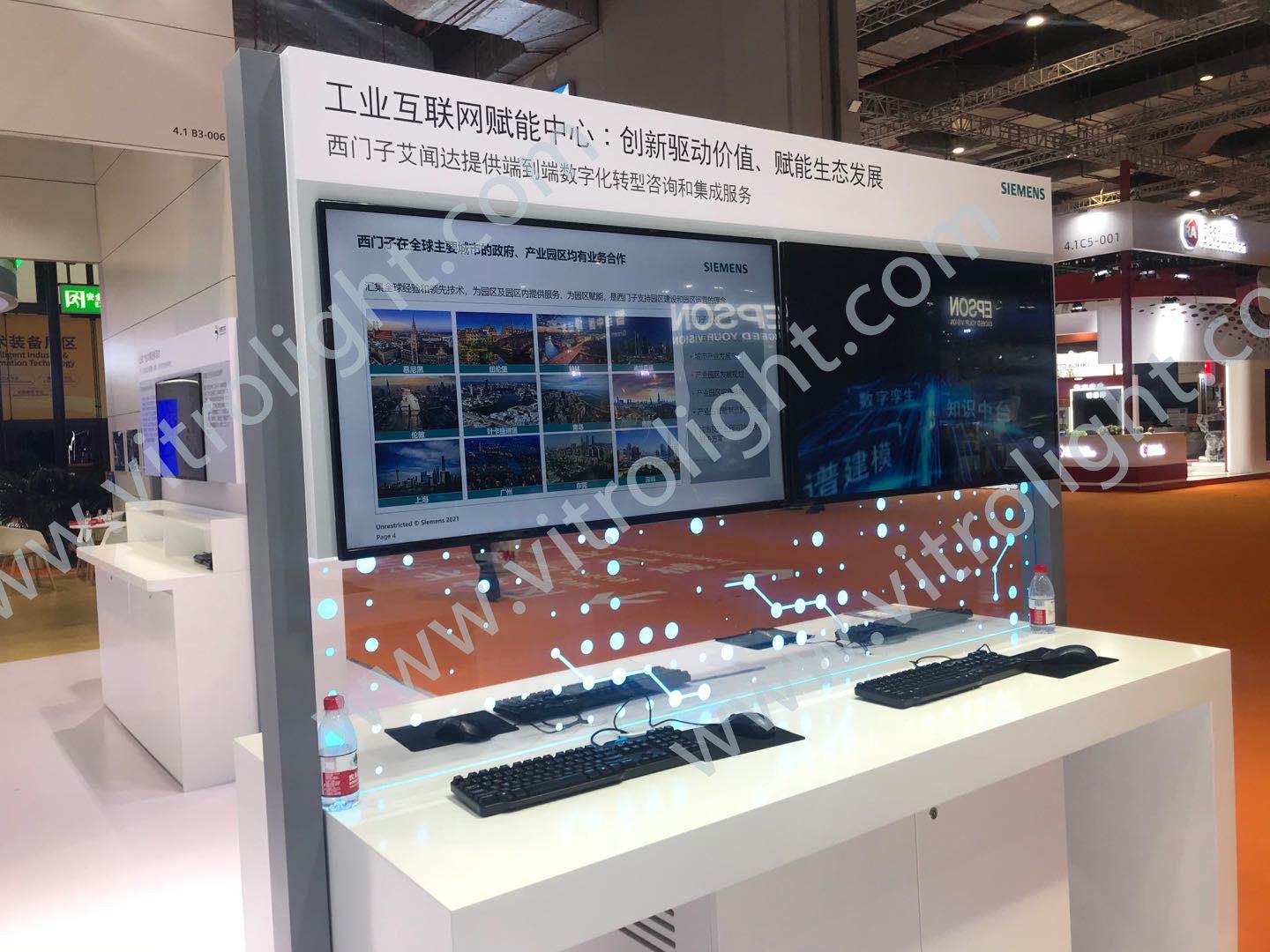 杭州未来科技城展馆55寸OLED移动屏