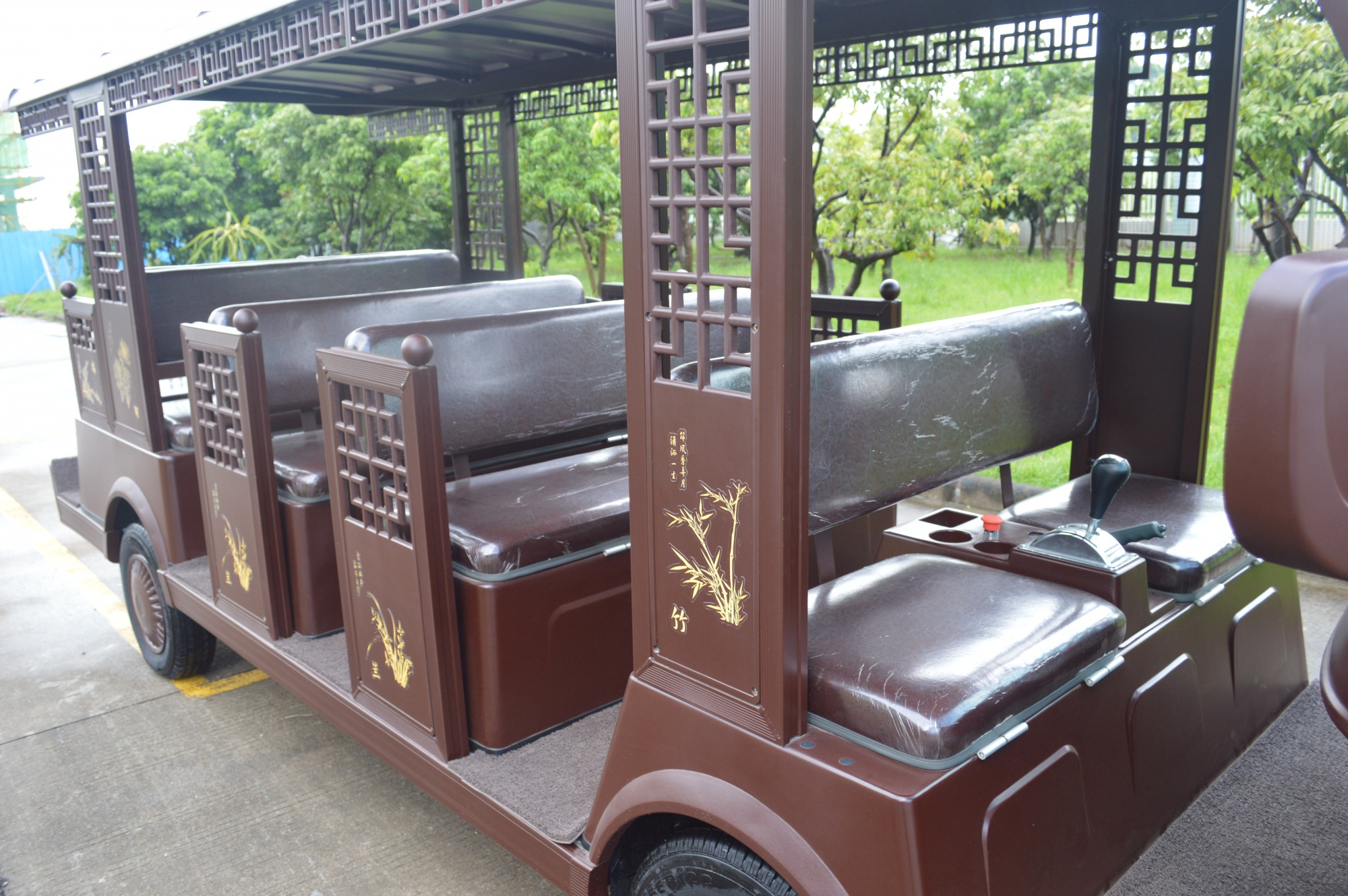 十四人座旅游观光车/仿古车