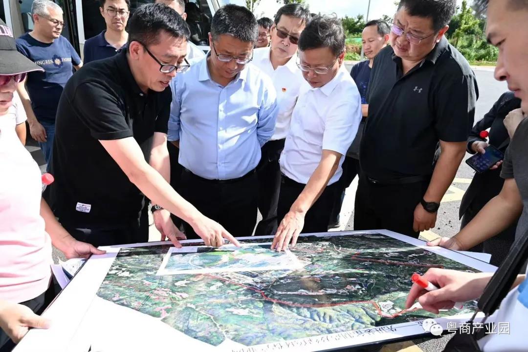 安宁市市委副书记、市长毕绍刚现场调研安宁粤商产业园项目推进情况