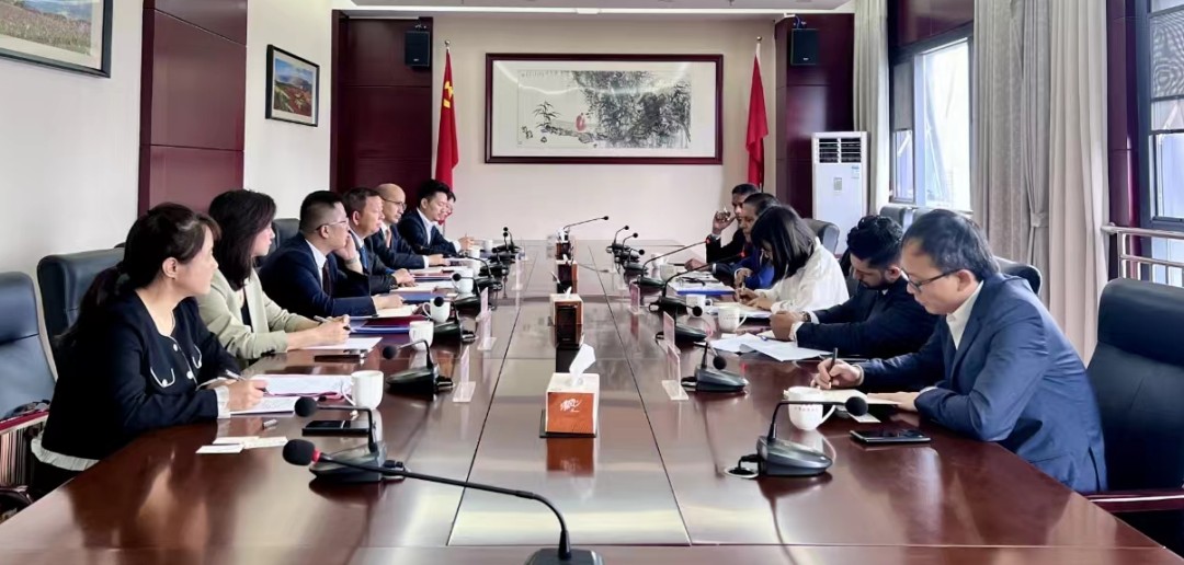 广东商会执行会长郑晓城参加省工商联与斯里兰卡代表团座谈