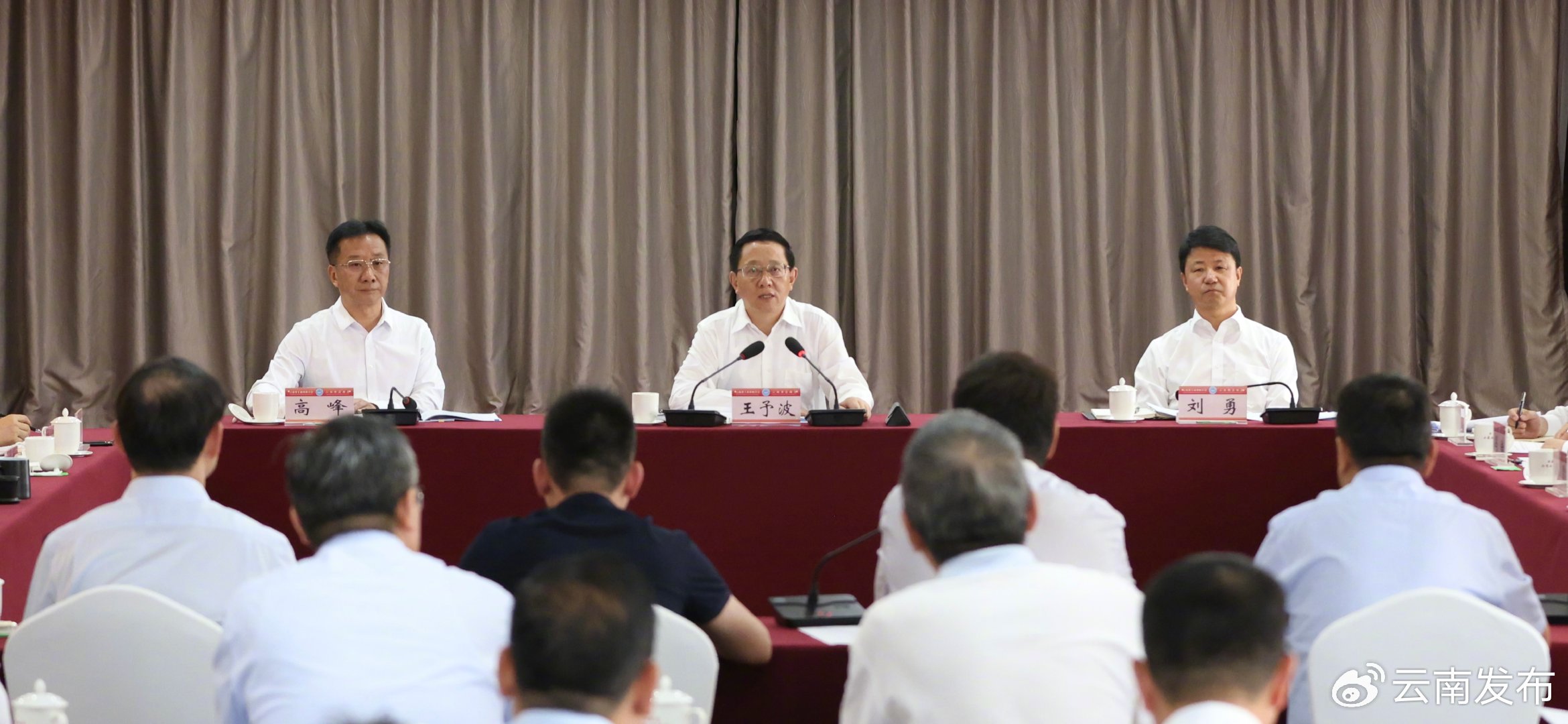王予波在省工商联调研并与民营企业家座谈时强调：开创民营经济高质量发展新局面