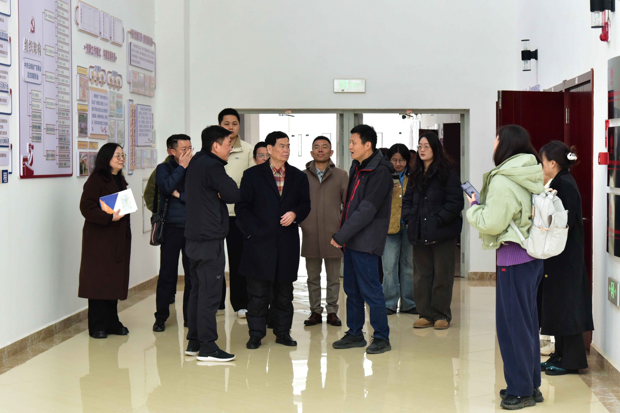 助力民营经济健康发展‖ 省工商联组织新闻媒体走进广东商会