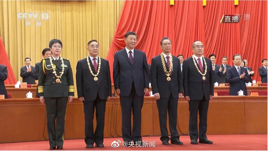钟南山获授勋！国家功臣，国礼待之