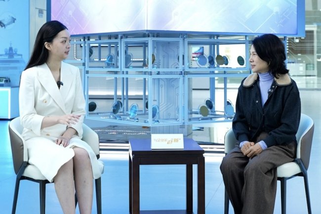一次访谈，一个定义：董明珠做客人民日报重新校准企业家IP本质！