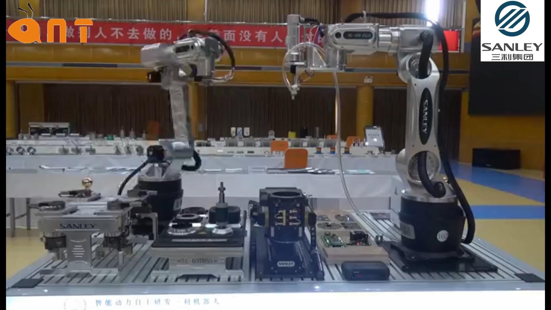机器人自动化集成- - 关节机器人应用电机集成装配