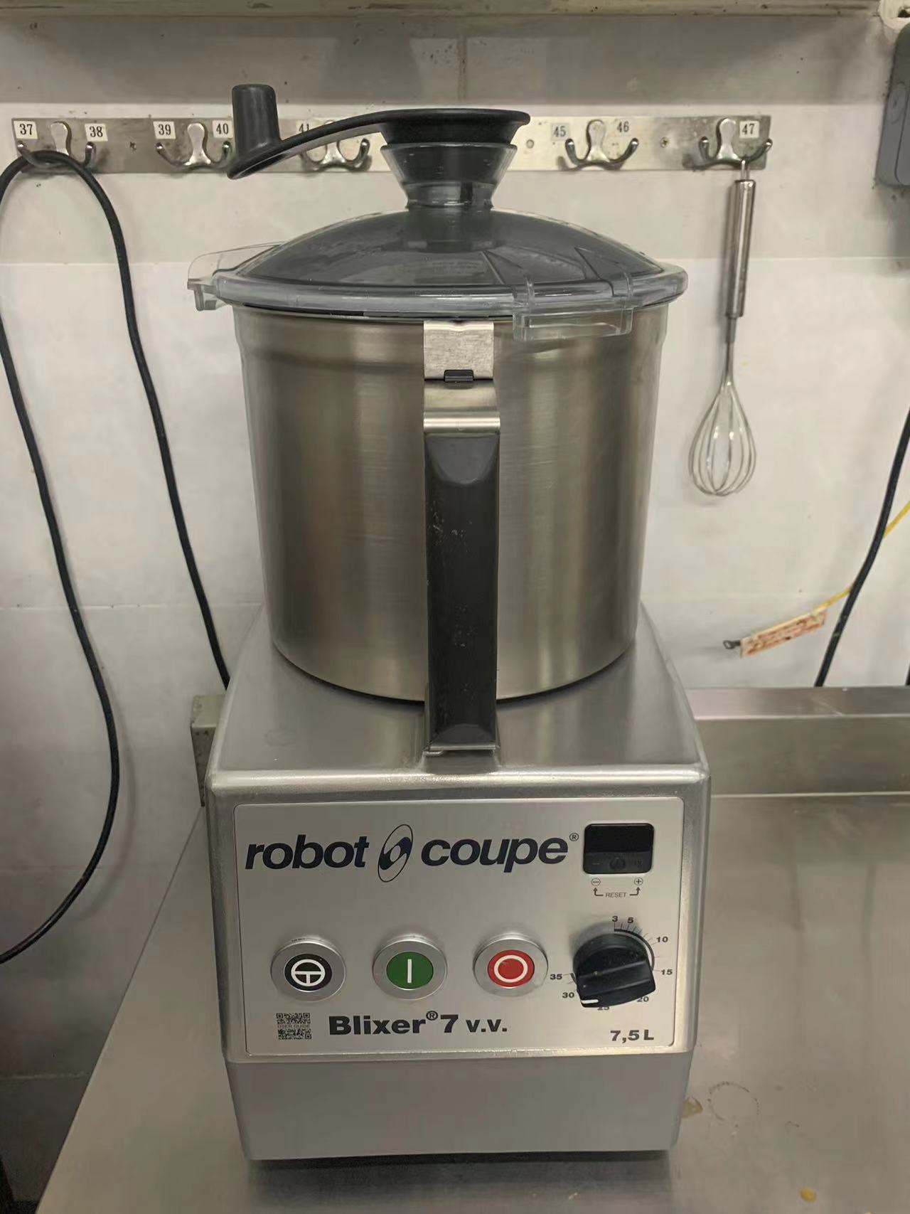 解決你的煩惱，教你輕鬆修理無法轉動的攪拌機！