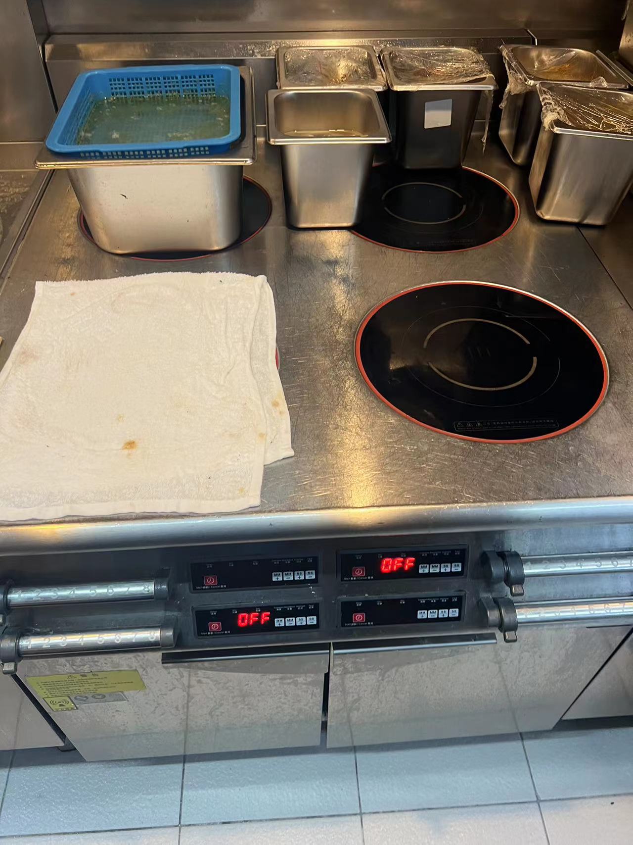 維修櫃式四頭煲仔爐：駿弘電器維修的專業之道