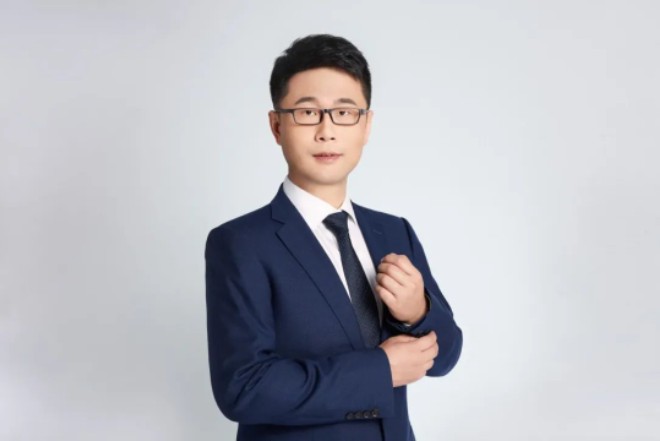 Dr. Jiang Weilong, Aurora Electric Power's senior executive