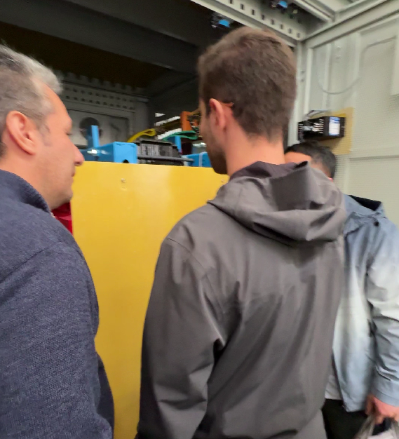 South American customer delegation viewed the interior facilities of the electrical cabinet