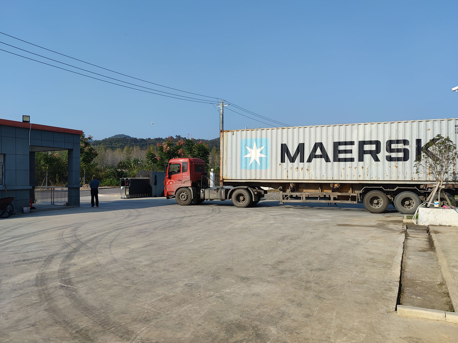 LOAD CONTAINER 10.23