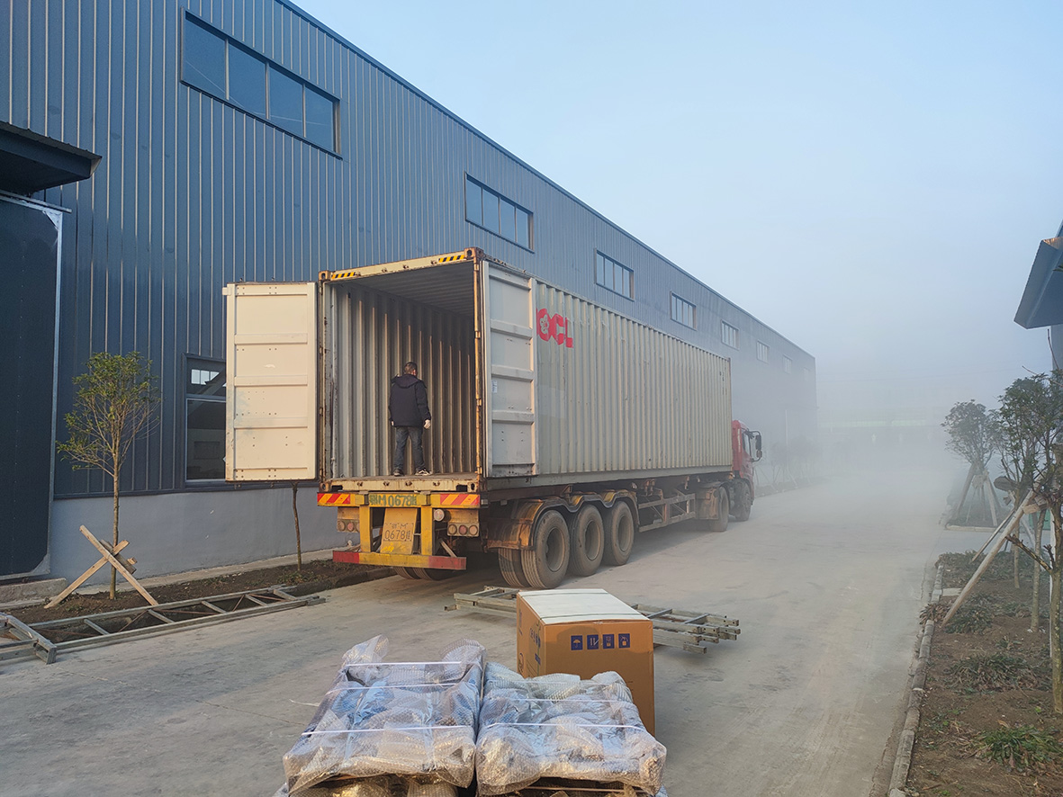 LOAD CONTAINER 2024....