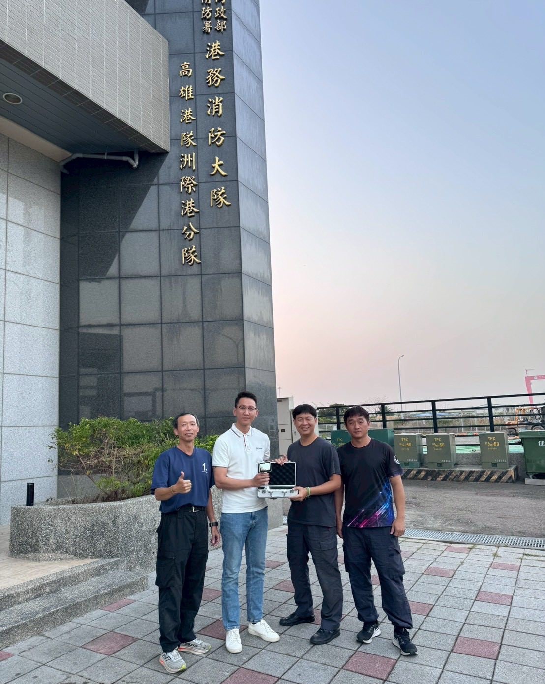2025.12.23 人一醫療器材捐贈影像式喉頭鏡--支援港務消防大隊高雄洲際港分隊強化氣道處置訓練