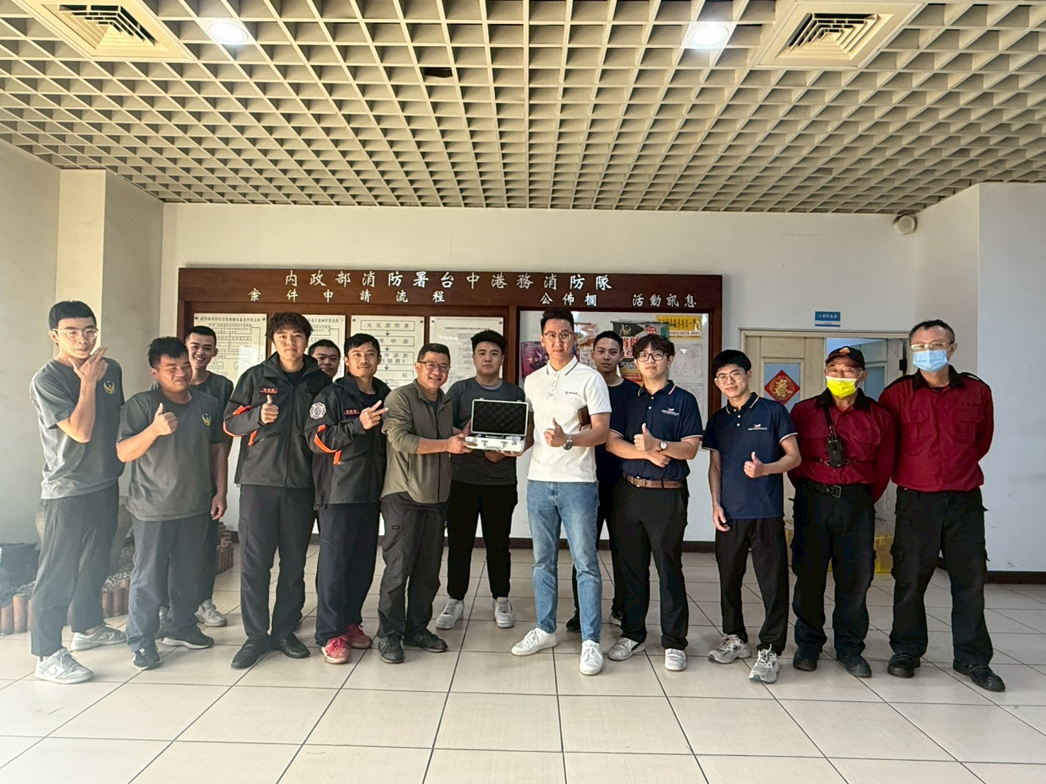 2025.12.24 人一醫療器材捐贈影像式喉頭鏡--支援港務消防大隊南堤分隊強化急救氣道處置