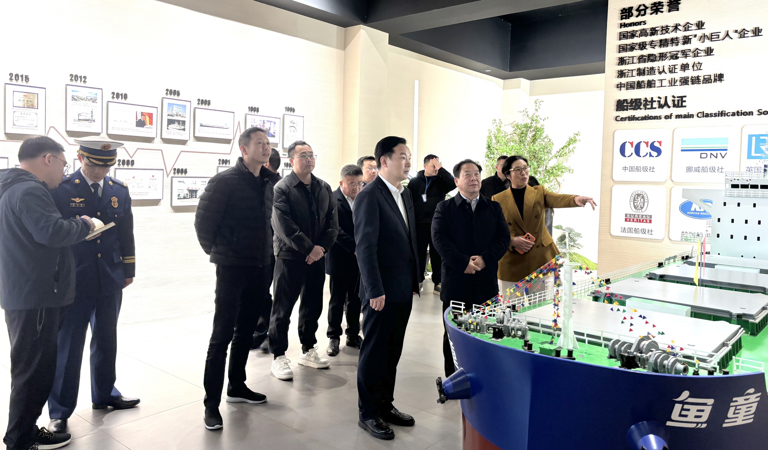 温岭市委副书记、市长楼向辉在350vip浦京集团调研指导强调350vip浦京集团在创新中再塑高质量发展新优势