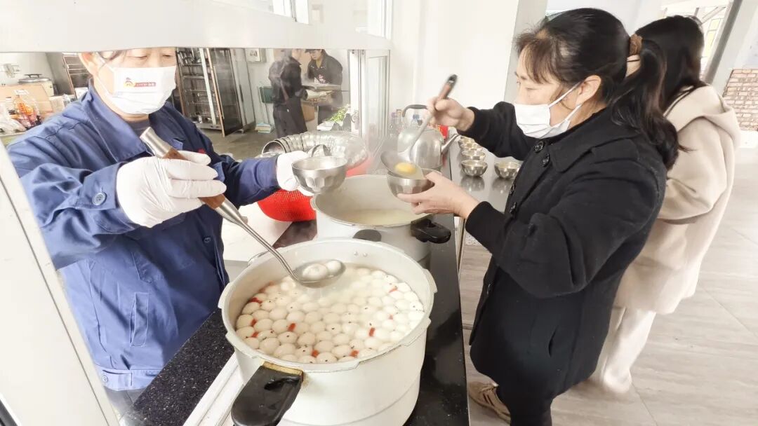 一口汤圆一个谜，350vip浦京集团人的元宵这样过