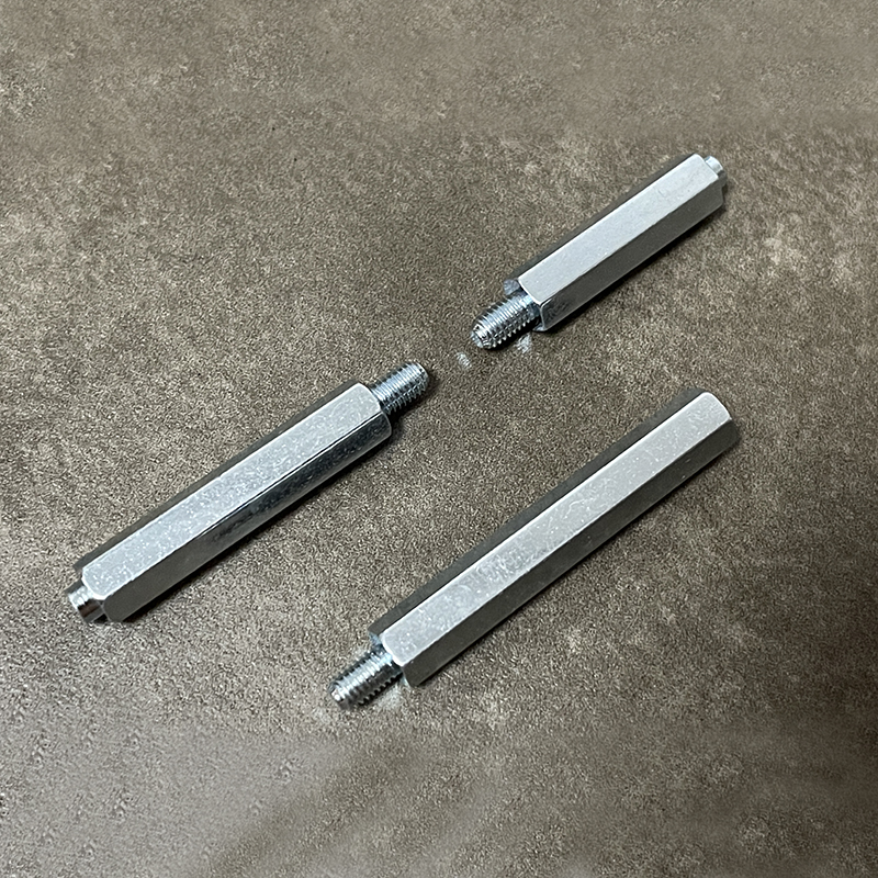Spacer screw