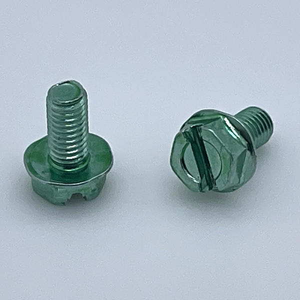 Electroplated green zinc screw