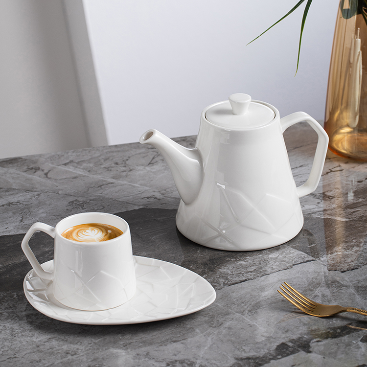 Ceramic dinnerware