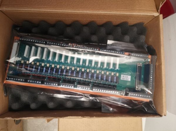 New in Box A5E01649374,  I/O Breakout Board CA coated, 24VDC Input
