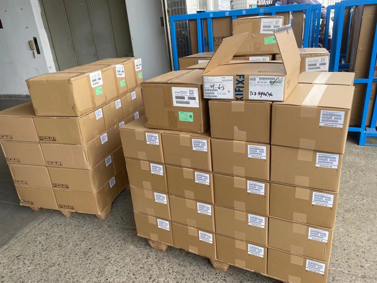 EPCOS B43456-A9129-M, TDK B43456A9129M