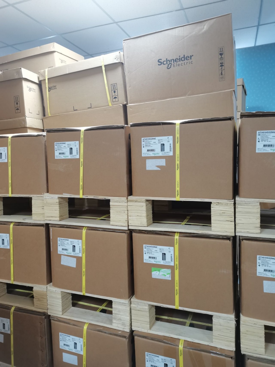 ATV630C25N4, ATV630C16N4, ATV61HC25N4, ATV61HC16N4 - Variable speed drive, Schneider Altivar Process ATV630 - 250kW/400HP - 380...480V