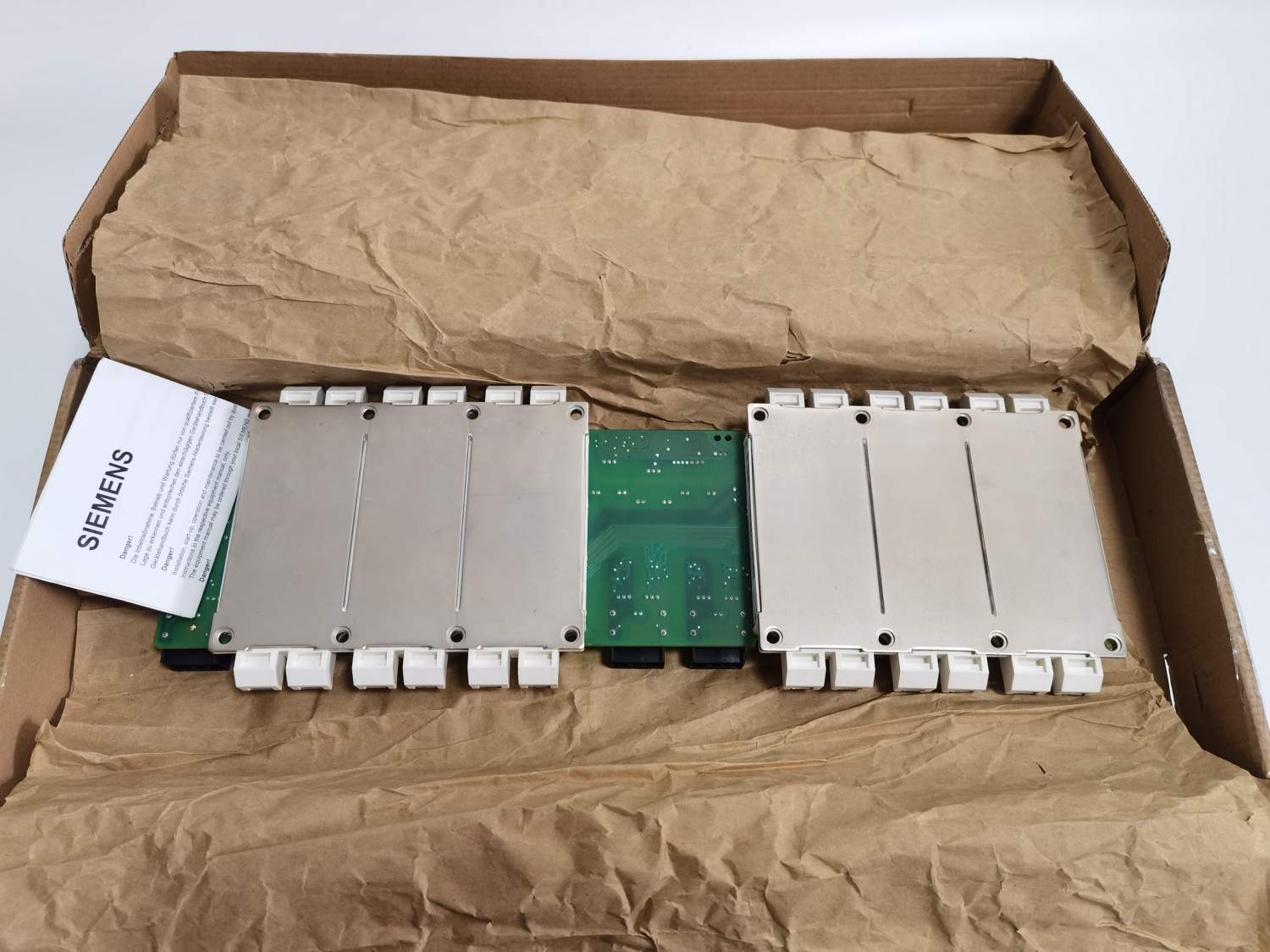 A5E00714561 + FS300R12KE3-S1, A5E36717803, A5E36717799, A5E00714565 Siemens SINAMICS POWER BLOCK REPAIR IGD2